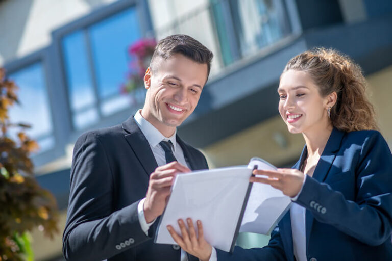 Immobilienmakler Immobilienleistungen: Immobilie verkaufen,Immobilienbewertung
