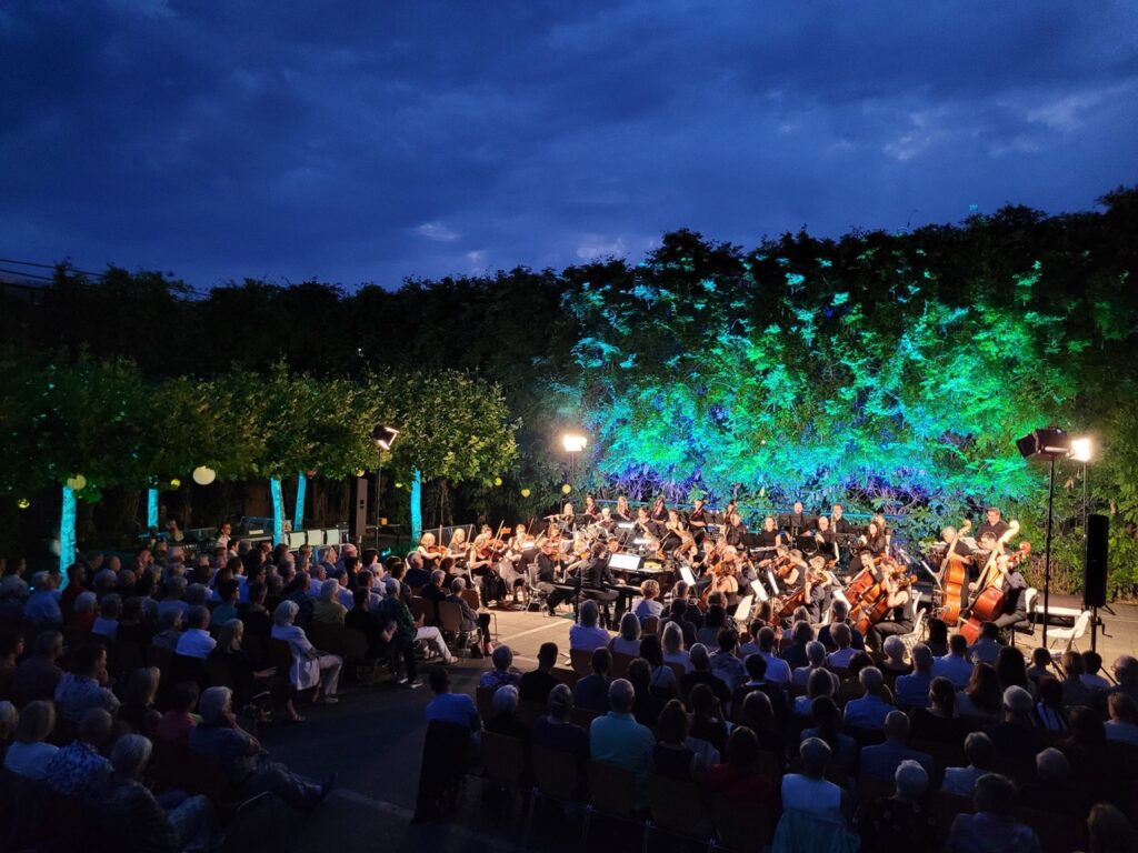 Engagement für die Region: Sponsoring des Klassik Open-Air in Königsbrunn bei Augsburg